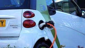 auto elettrica costa troppo