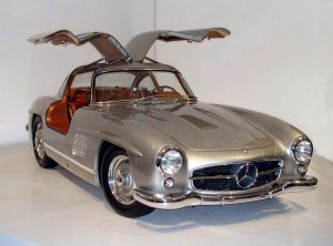 Dai garage di Stoccarda alla leggenda: storia della Mercedes 300SL