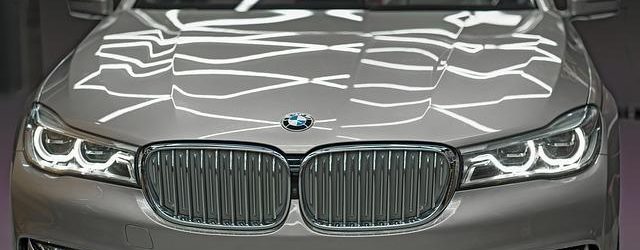 BMW Serie 7: tecnologia e lusso dal 1977 a oggi