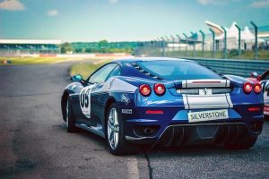 Ferrari 812 Superfast: il V12 moderno definitivo